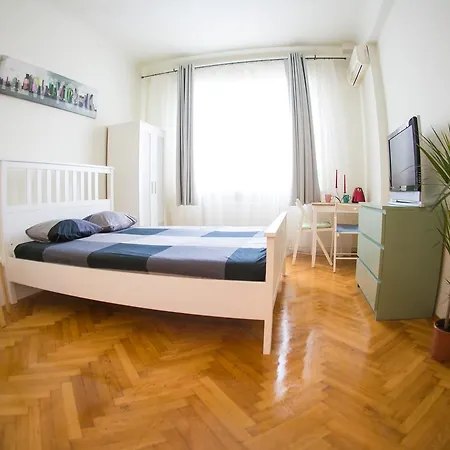Апартаменты Color Franceza St Бухарест
