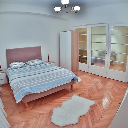 Color Franceza St * Bucarest