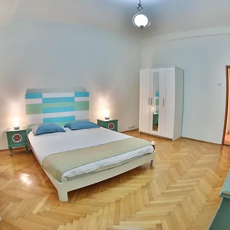 Color Franceza St Apartment *