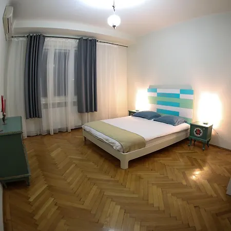 Color Franceza St * Bucureşti