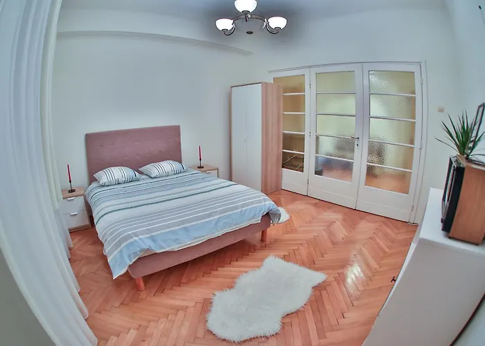 Color Franceza St * Bukarest