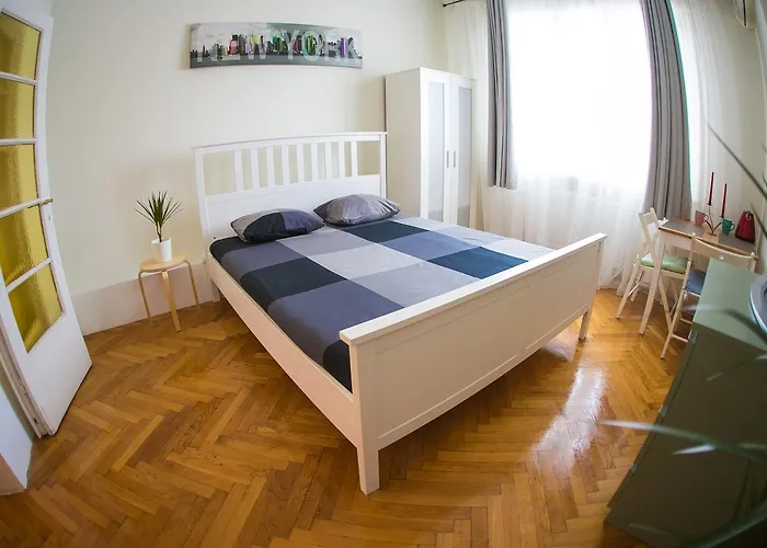 Apartman Color Franceza St