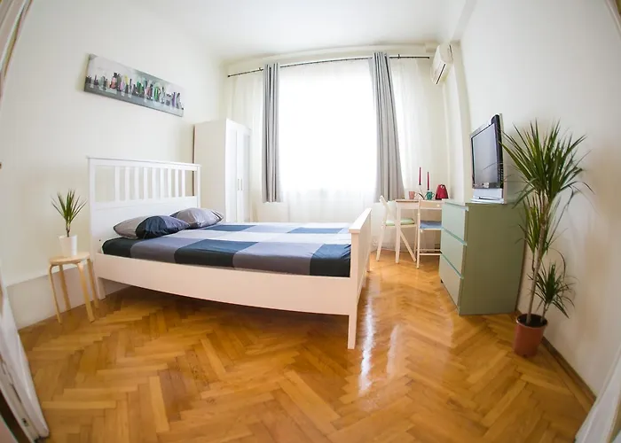 Апартаменти Color Franceza St Бухарест