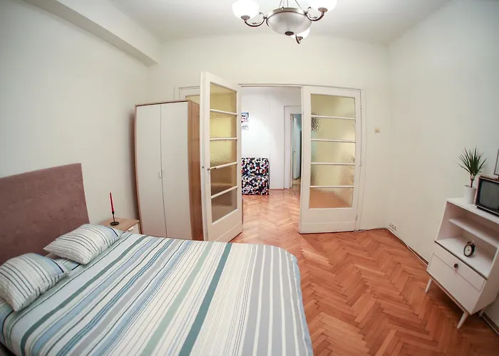 Apartament Color Franceza St